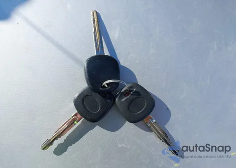 2007 Toyota Corolla Ce z USA, uszkodzony, nr VIN 2T1BR32E87C717318